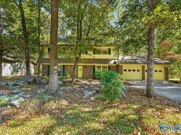 708 Bluewood Dr SE, Huntsville, AL 35802