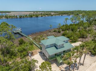 588 River Rd, Carrabelle, FL 32322