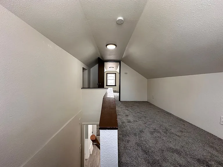 335 14th Ave — Photo 23