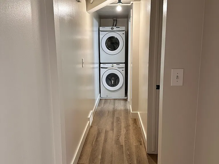 219 E 500 N #3 — Photo 15