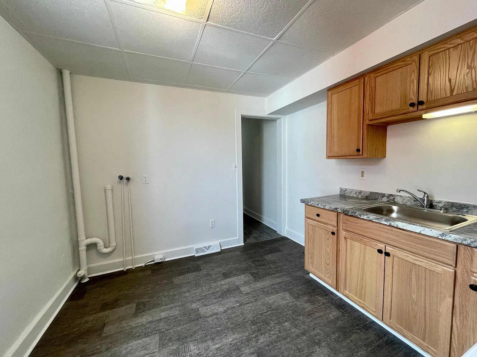 817 E Philadelphia St — Photo 2