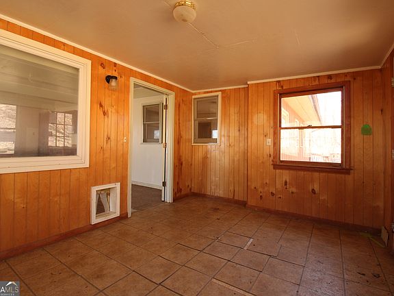 5th image of 147 W Highland St