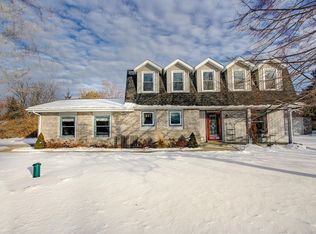 S52W23659 Partridge Ln, Waukesha, WI 53189