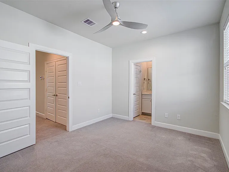 2818 Grand Fountains Dr #B — Photo 26