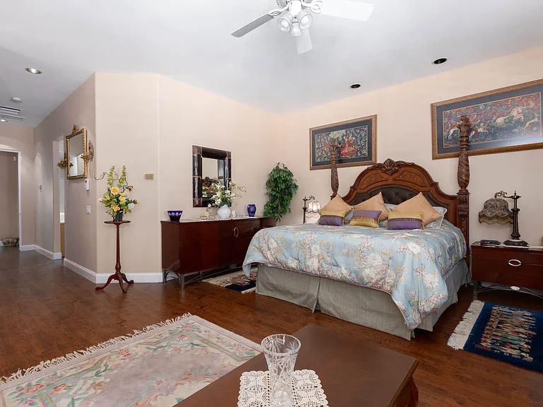 4 Bentley Rd — Photo 8