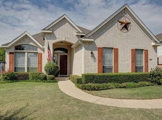 8028 Geranium Ln, Fort Worth, TX 76123
