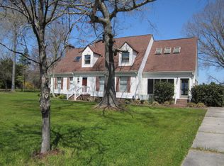 1200 Little River Dr, Elizabeth City, NC 27909