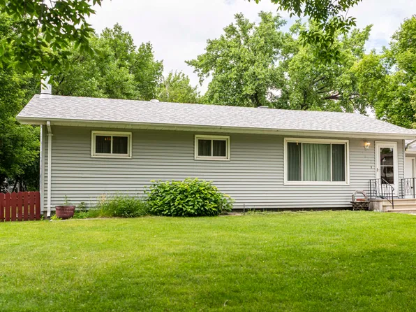 1620 19th St NW, East Grand Forks, MN 56721