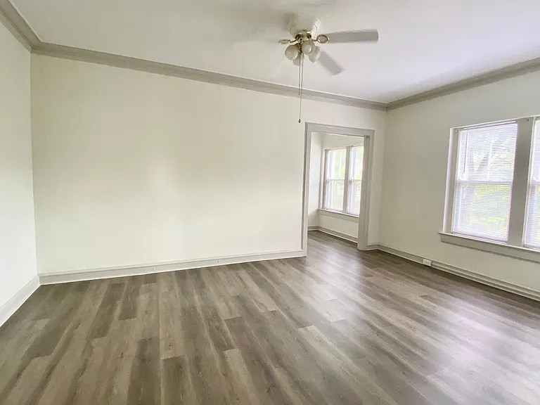 LaSalle Apartments — Photo 12