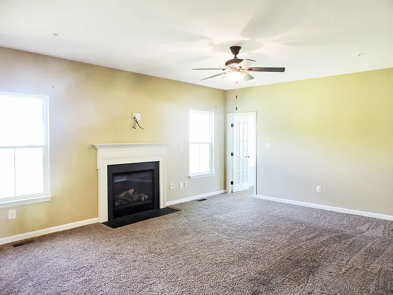 9166 Beechdale Ct — Photo 7