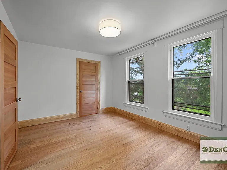 582 S Grant St — Photo 16