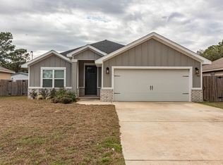 1941 Granada St, Navarre, FL 32566