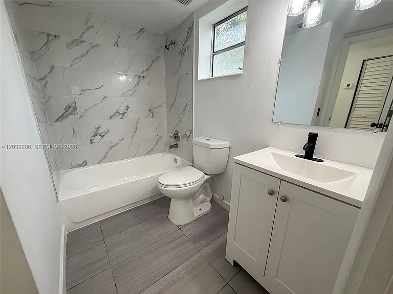 12215 W Dixie Hwy #107 — Photo 10