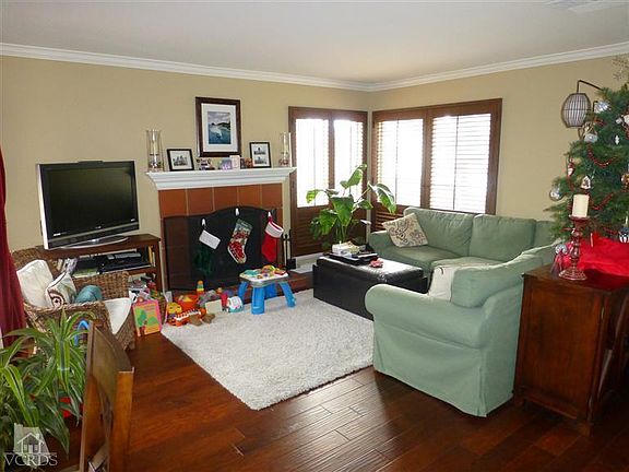 4th image of 327 Sprucewood Ave