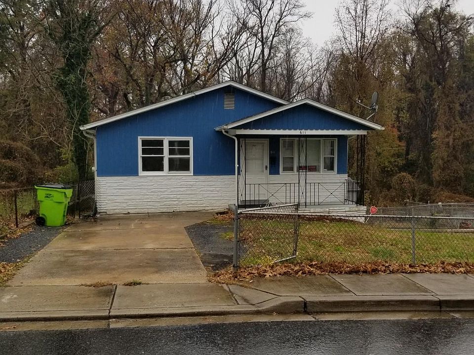 1st image of 611 Balboa Ave