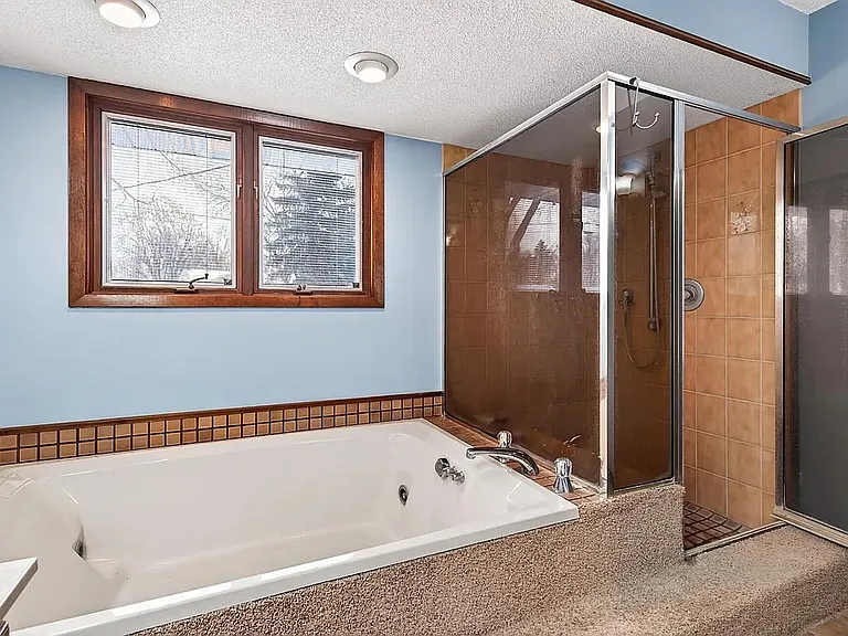 9244 Zinnia Ln N — Photo 15