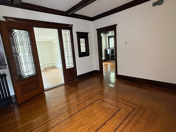 2nd image of 2110 W Walnut St #B
