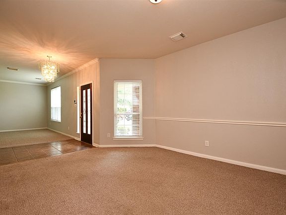 4th image of 16210 Autumn Leigh Dr