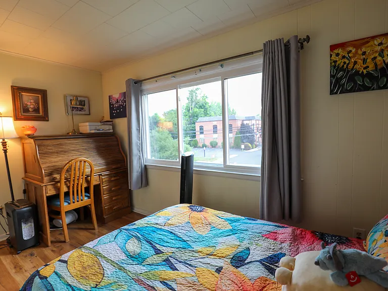 98 Hurley Ave — Photo 11