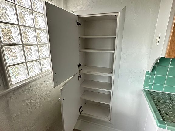 5th image of 528 Revilo Blvd #4