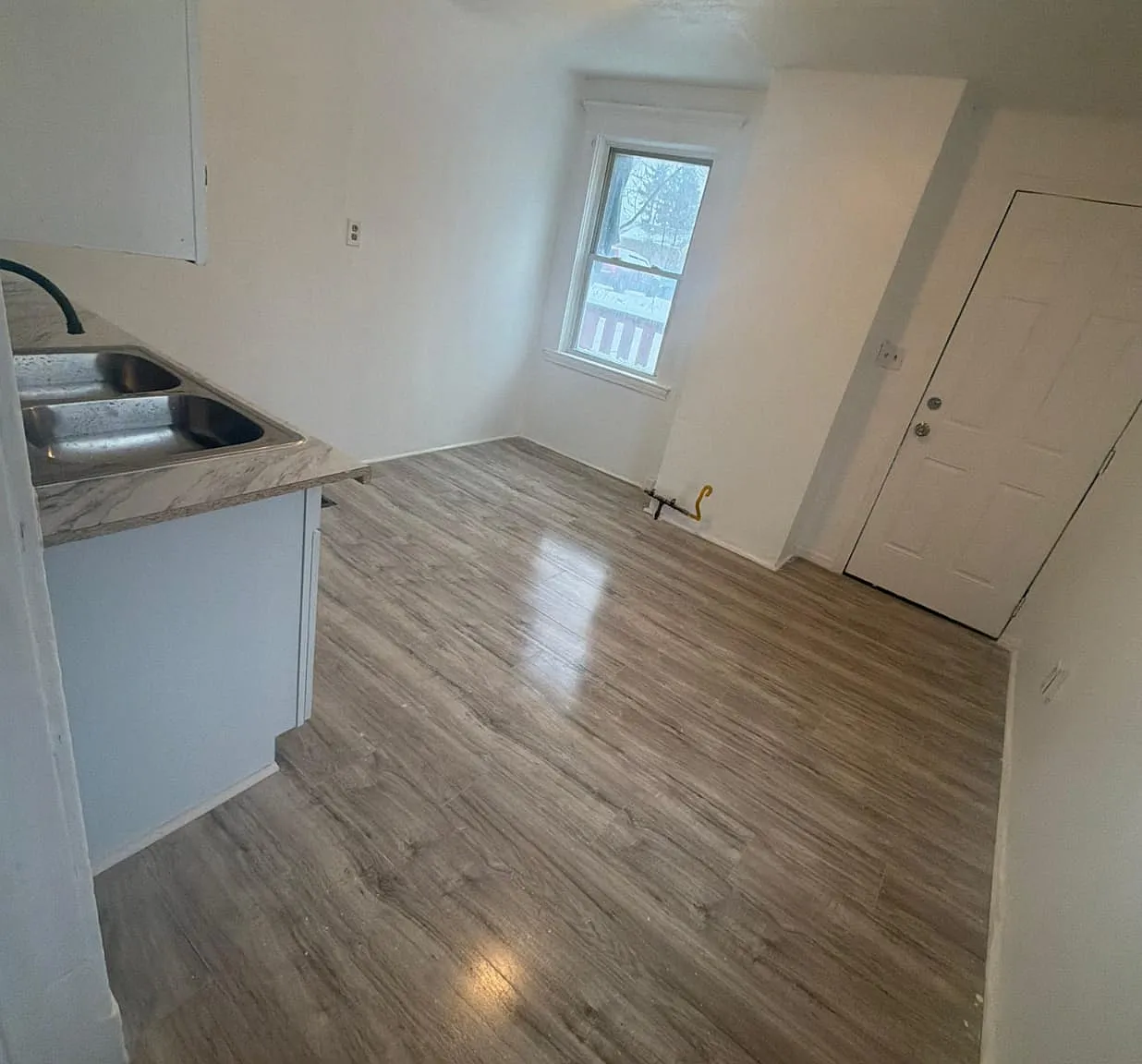 3 bed, $1,200 — Photo 3