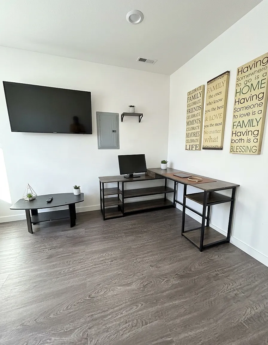 4 bed, $1,899 — Photo 4