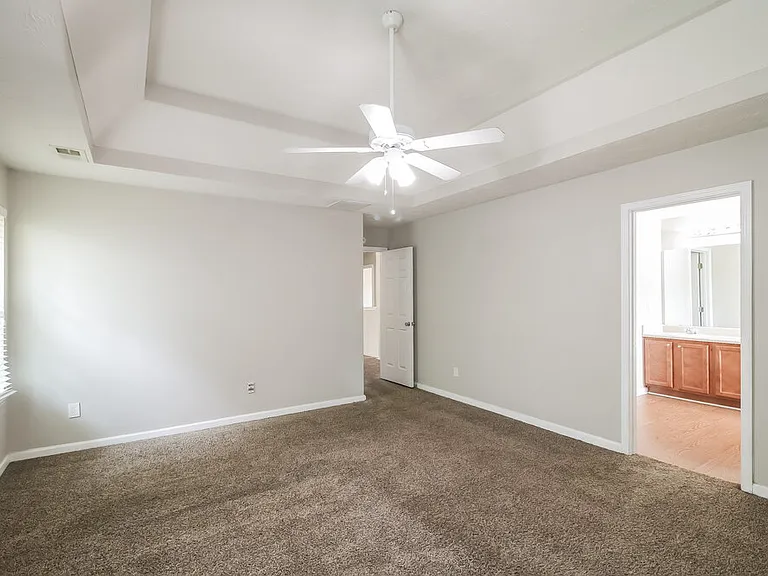112 Garrison Ln — Photo 12