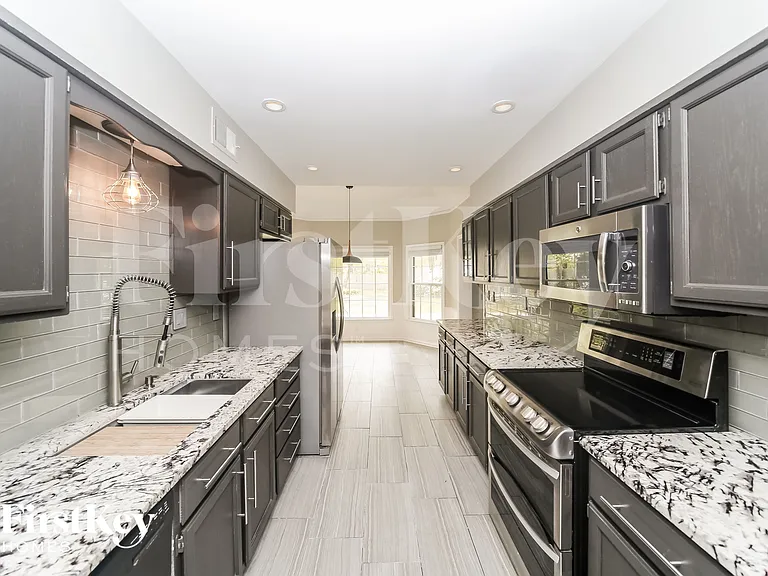 6705 Kirby Trace Cv — Photo 5