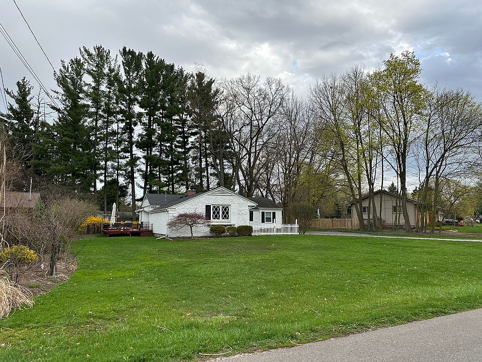 1st image of 4424 Elmwood Dr
