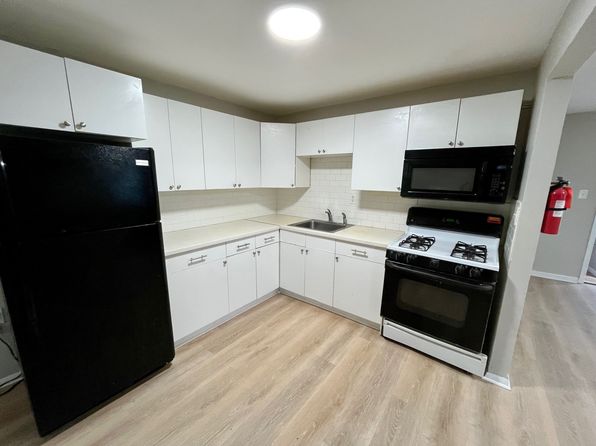 44 Center St #6