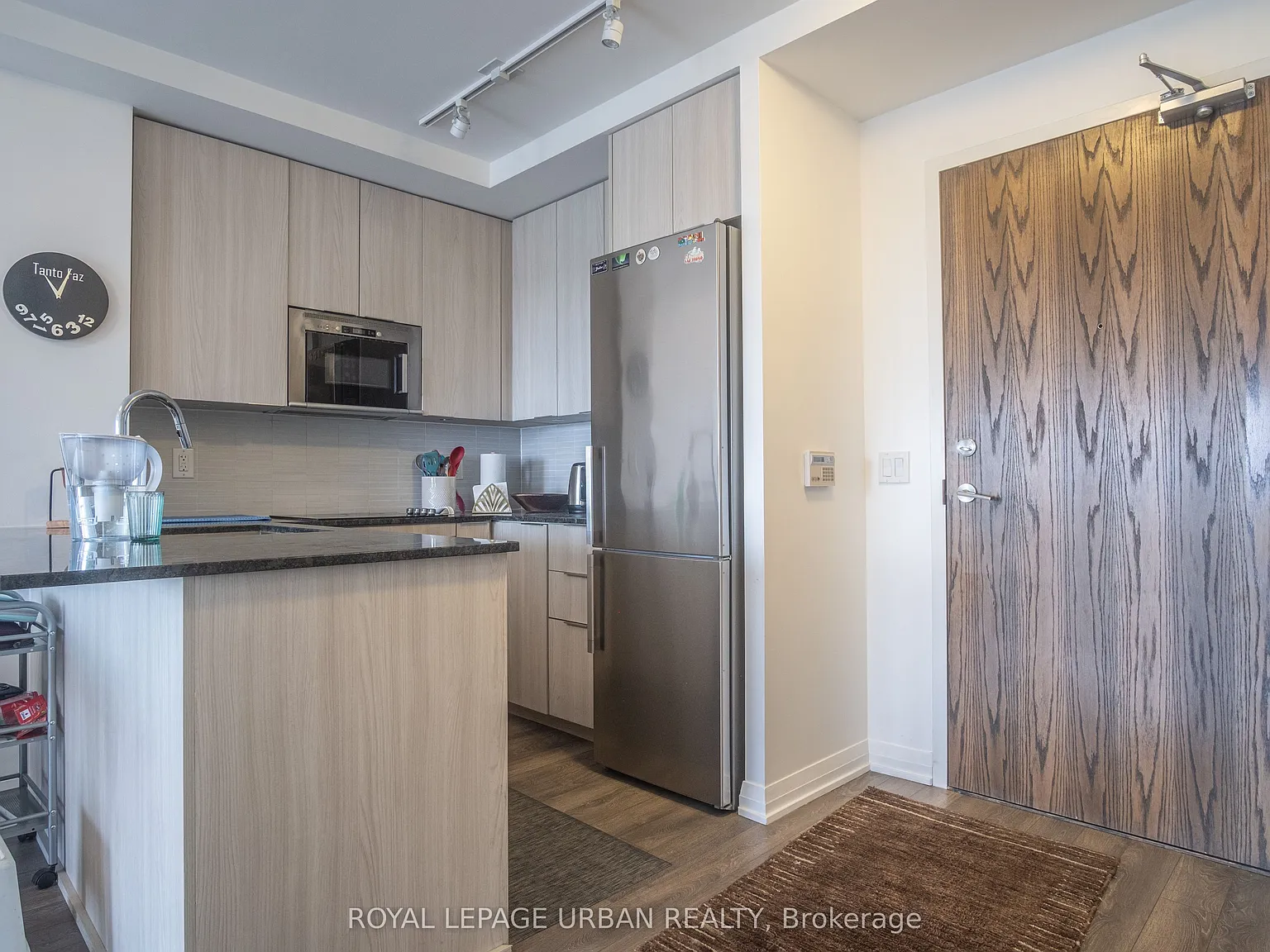 2 bed, $2,400 — Photo 3