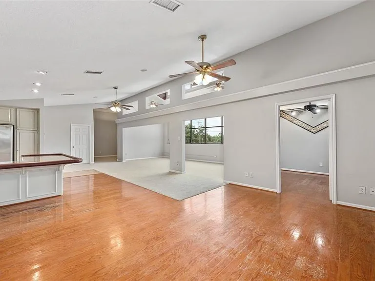 400 W Texas Ave #4 — Photo 3
