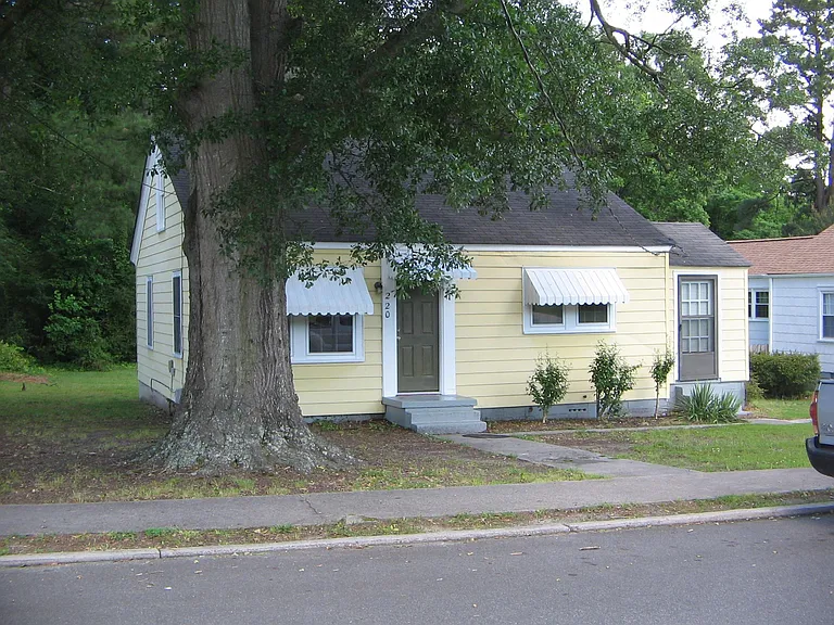 Street view, nice neighborhood