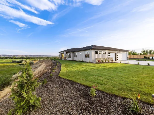 1015 Greenfields Ln, Emmett, ID 83617