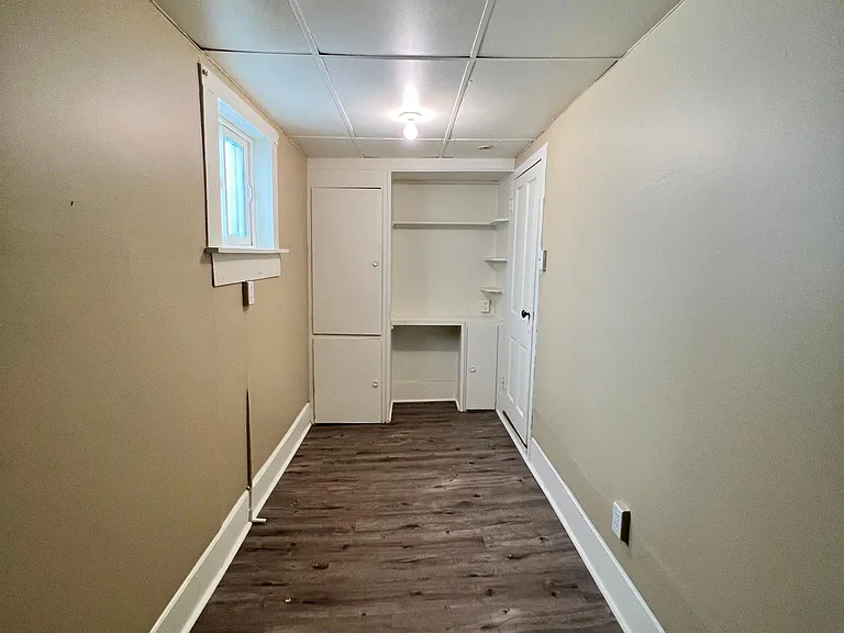 1050 W Park St — Photo 3