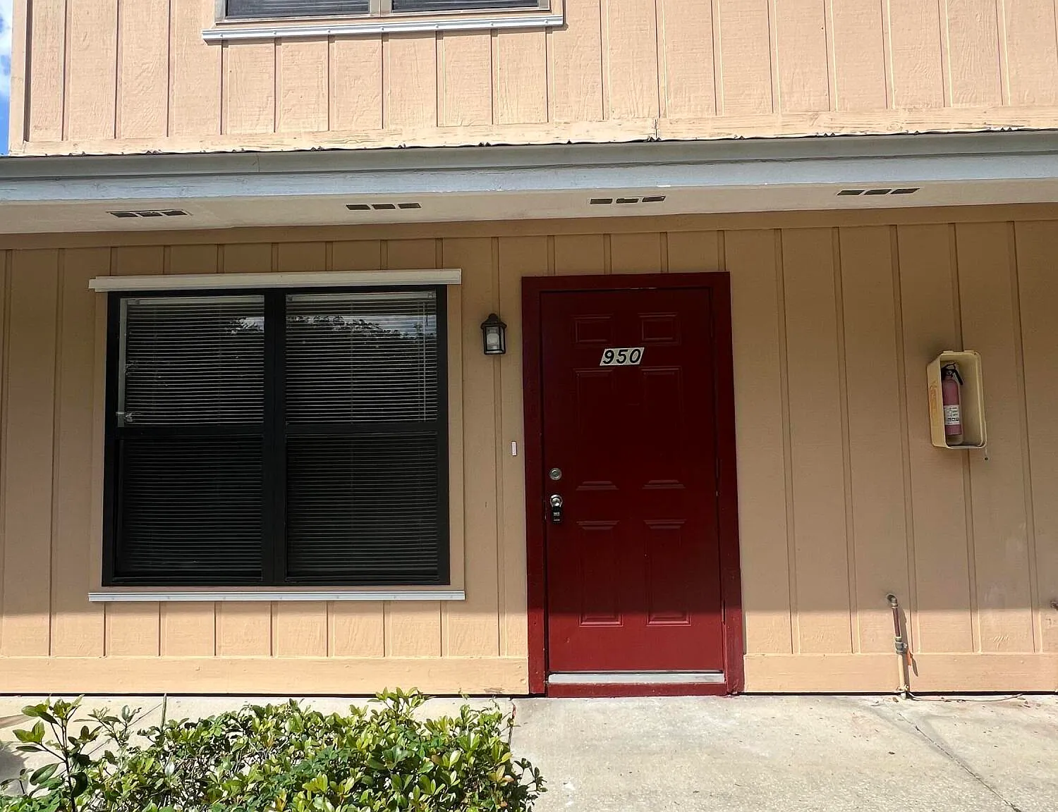 2 bed, 1.5 bath, 990 sqft, $1,450 — Photo 2