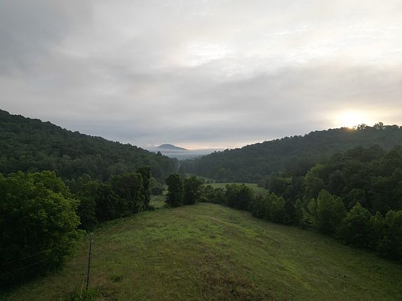 18th image of 597 Lost Hollow Rd