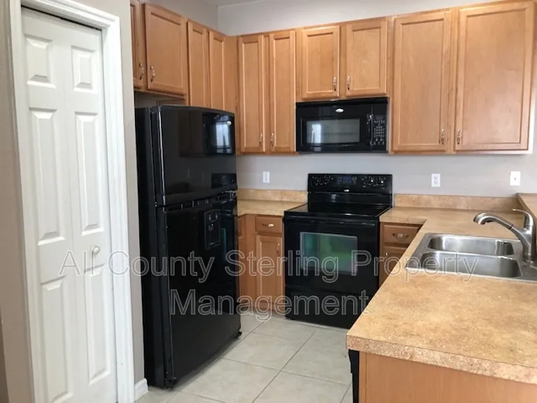 7021 Kirkland Way — Photo 4