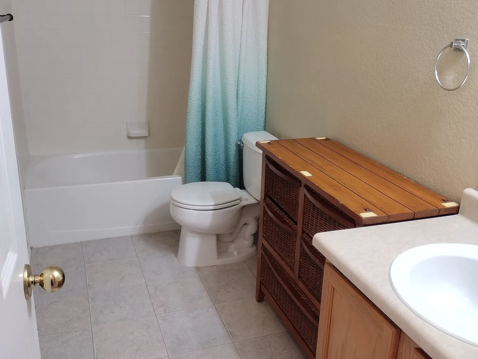 4 bed, 2519 sqft, $3,397 — Photo 4