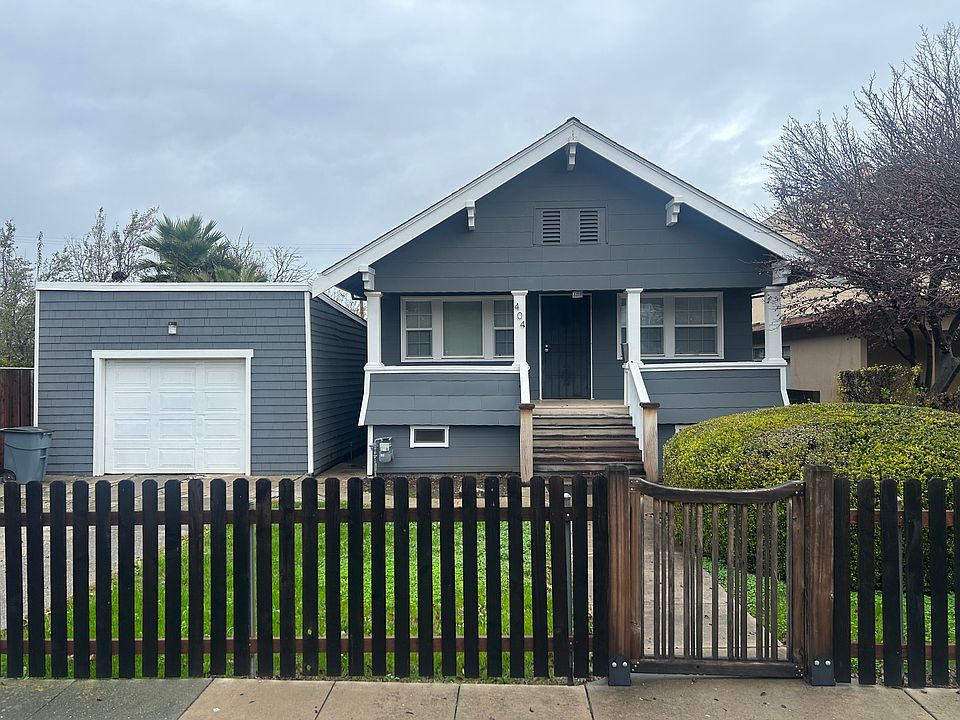 1st image of 404 Illinois St