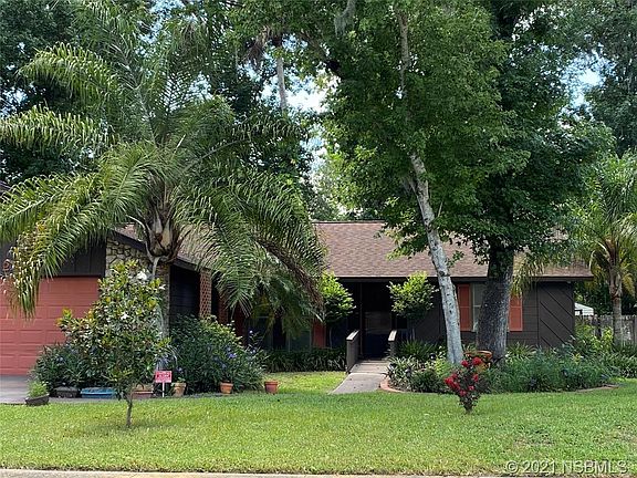 2nd image of 942 Tall Pine Dr
