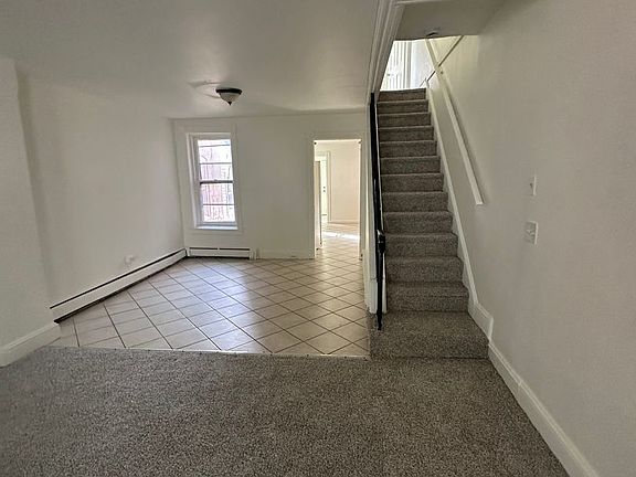 3rd image of 420 Valley Rd