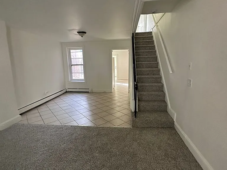 420 Valley Rd — Photo 3