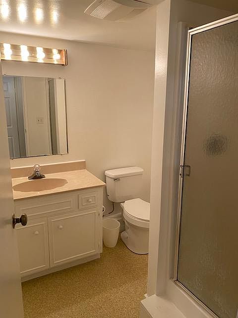 1st image of 600 N Claremont St