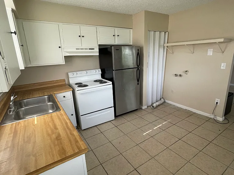 2483 Bates Ave SW #A — Photo 3