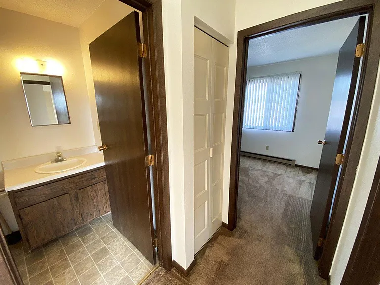 Applecrest Apartments — Photo 9