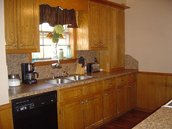 5th image of 207 Woodcrest St