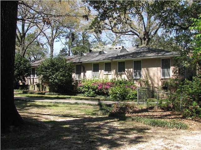 2nd image of 3919 Camellia Dr