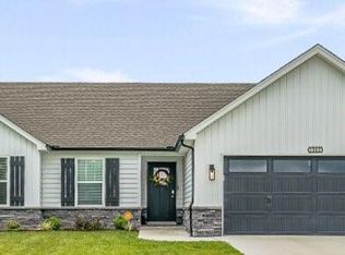 1302 Blackstone Trl, Jeffersonville, IN 47130