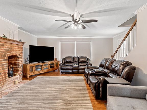 4th image of 4035 Cinnamon Dr